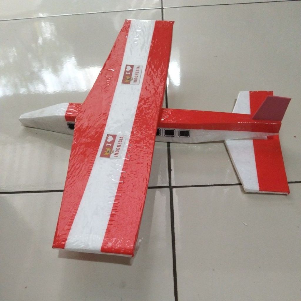pesawat merah putih/ pesawat sterofoam gabus/pesawat gabus merah putih/pesawat gabus Indonesia