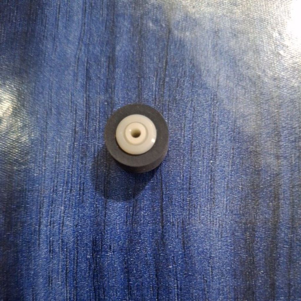 roda plastik tape jadul/deck sanyo (warna hitam)