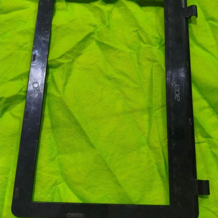 frame casing lcd depan notebook acer e3 111 ori