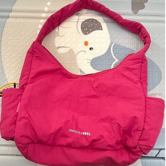 shoulder bag nylon merche x nasl (fuchsia)