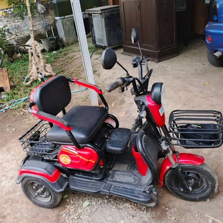 sepeda listrik roda tiga Selis roda tiga roda 3. normal aki awet, tinggal pakai