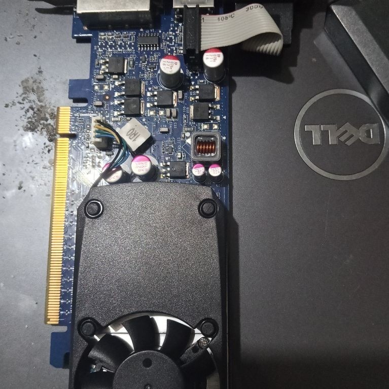 VGA NVIDIA GeForce GT220