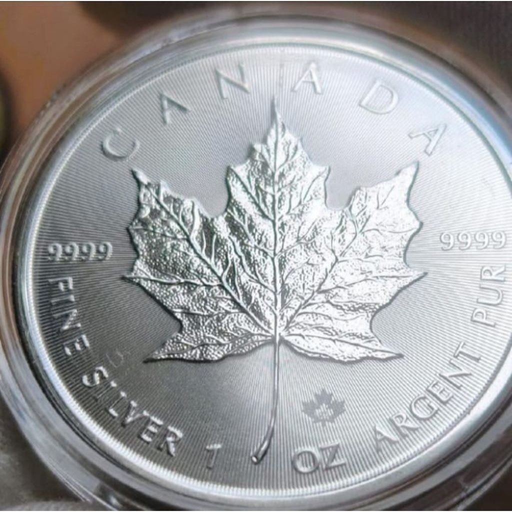 Koin Canada Canadian Perak 1 Troy Ounce Charles III Tahun Acak 2025 - 2026 Fine Silver Souvenir Maha