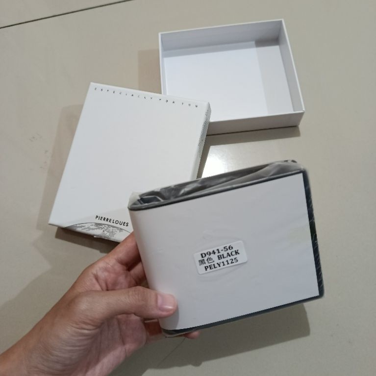 Dompet Pierre Loues Pria