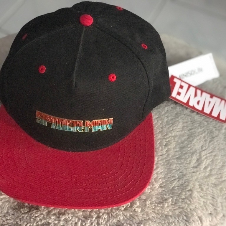 Miniso Original  Topi Marvel x Miniso (Preloved)