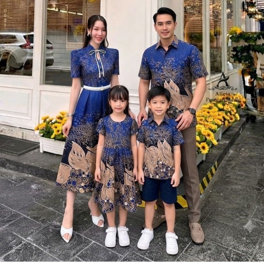 Dress Batik keluarga - Baju kopel keluarga - Baju Natal