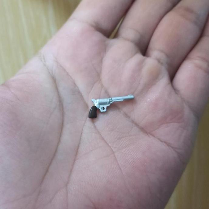 AKSESORIS MAINAN PISTOL KOBOI SKALA 1/18 CFBAND