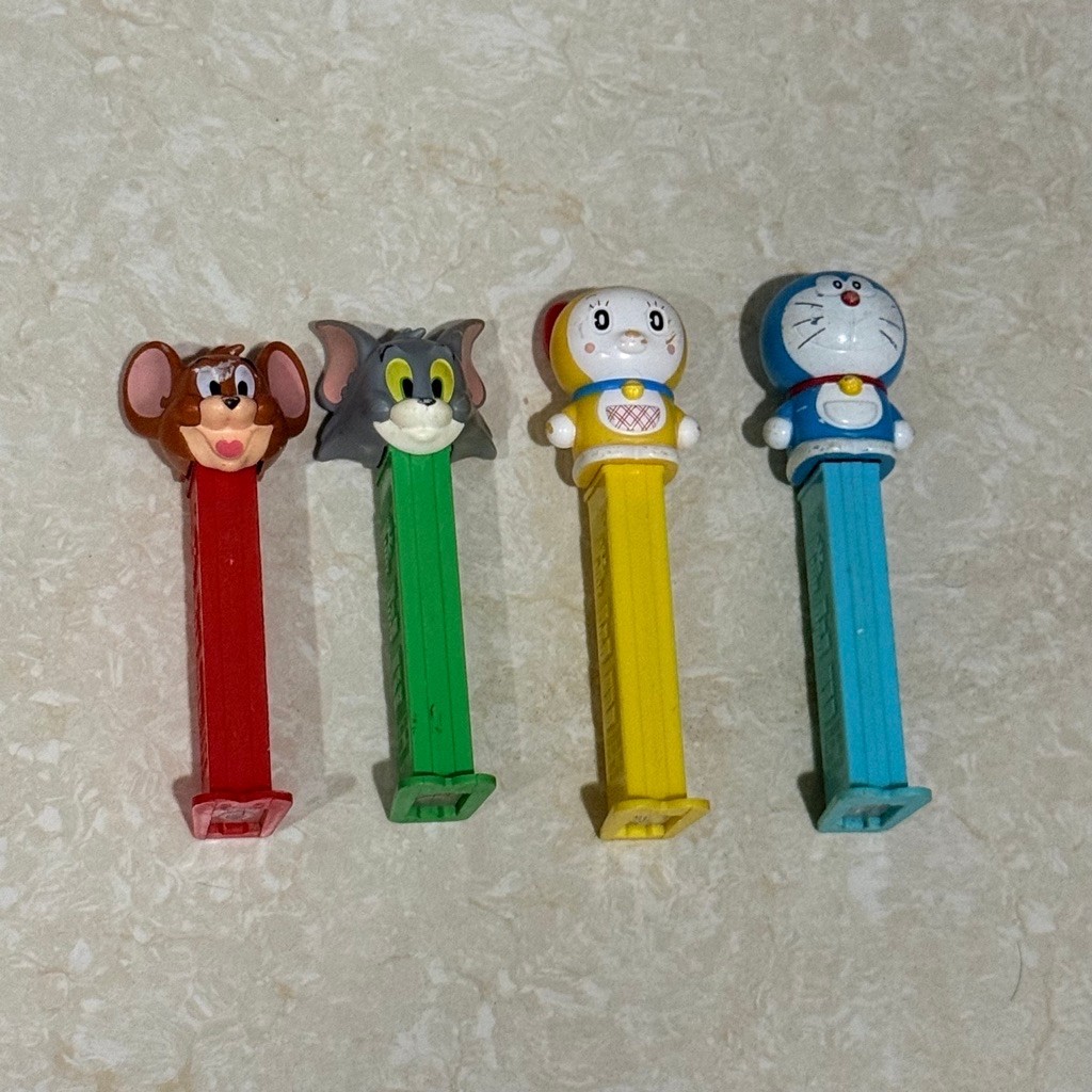 pez candy - tom & jerry, doraemon & dorami // permen pez dispenser assorted