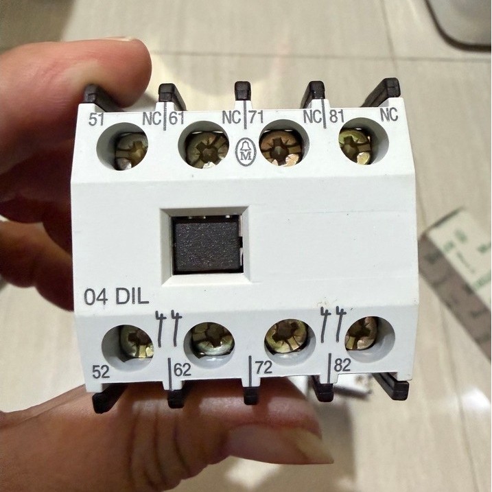 MOELLER AUXILAIRY CONTACTOR 04DIL 4NC
