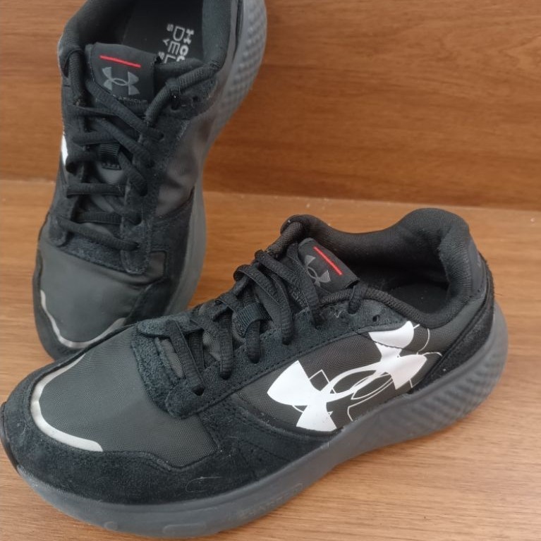 Sepatu Under Armour second