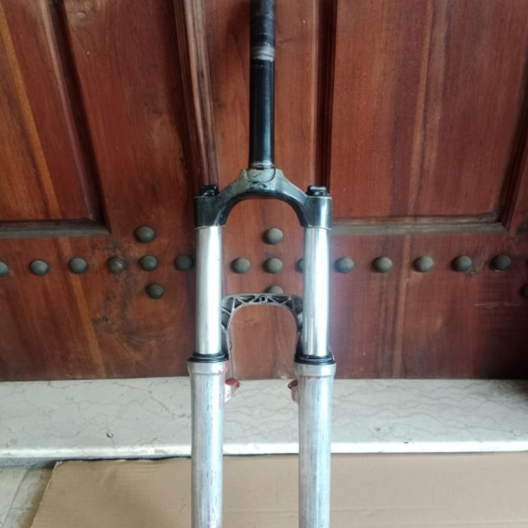 Fork RST BLAZE 26" Alloy, travel 140 mm second, harus di repaint