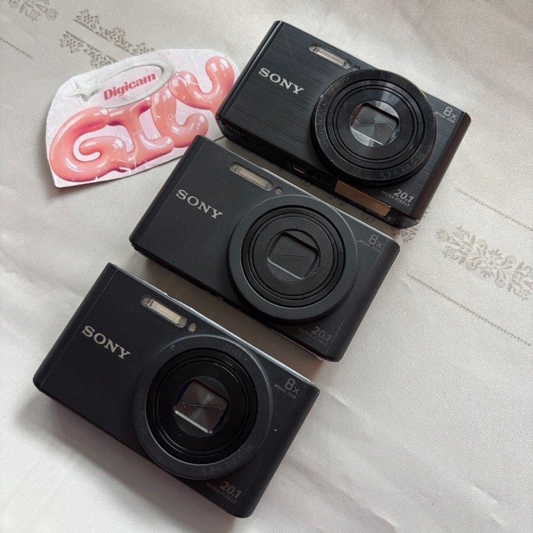 Sony Cybershoot W830 in Black