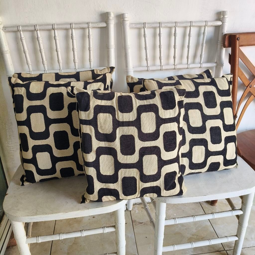 BANTAL SOFA PRELOVED