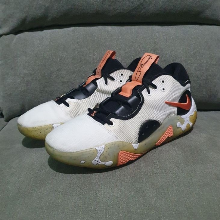 Sepatu Basket Second (Size 44.5)