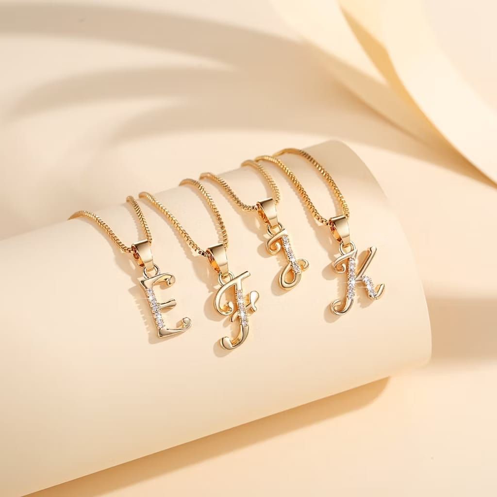 Kalung Wanita Titanium Huruf Anti Karat Anti Luntur Lapis Emas Berlian