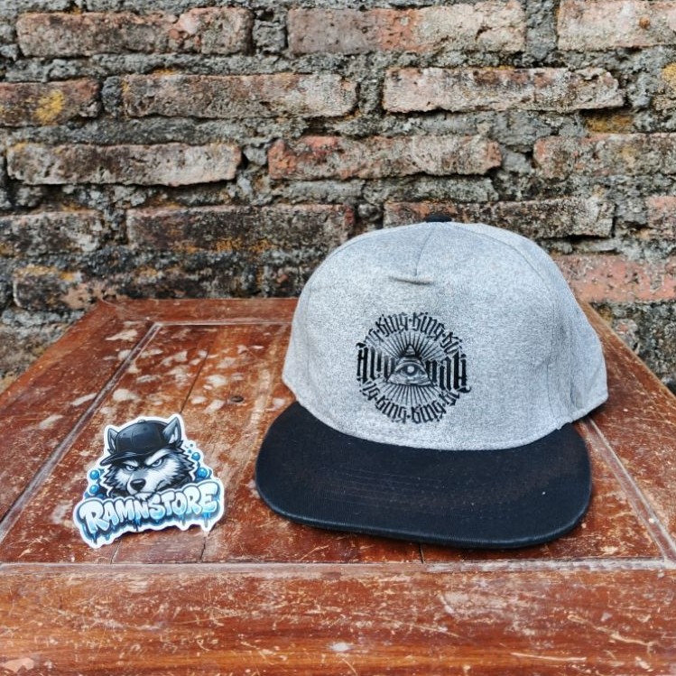 topi iluminati by zion