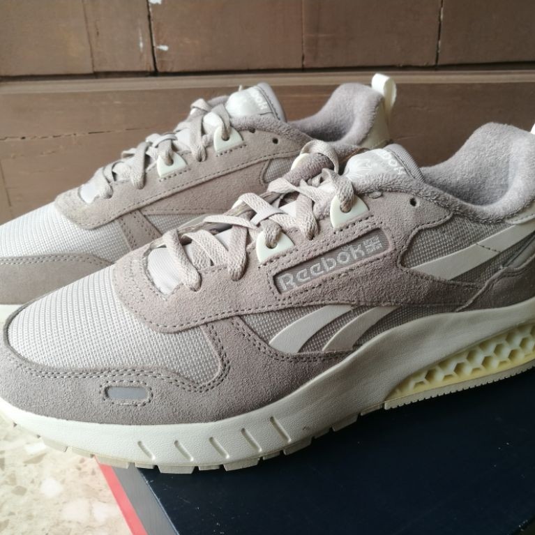 Reebok Classic Leather Hexalite Moonstone Ash Chalk 100074409