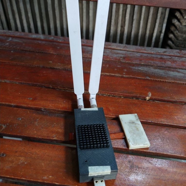 Modem Rakitan LT4220
