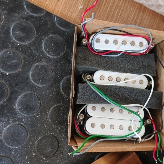 Pickup Gitar HSS Copotan Ibanez Azes40