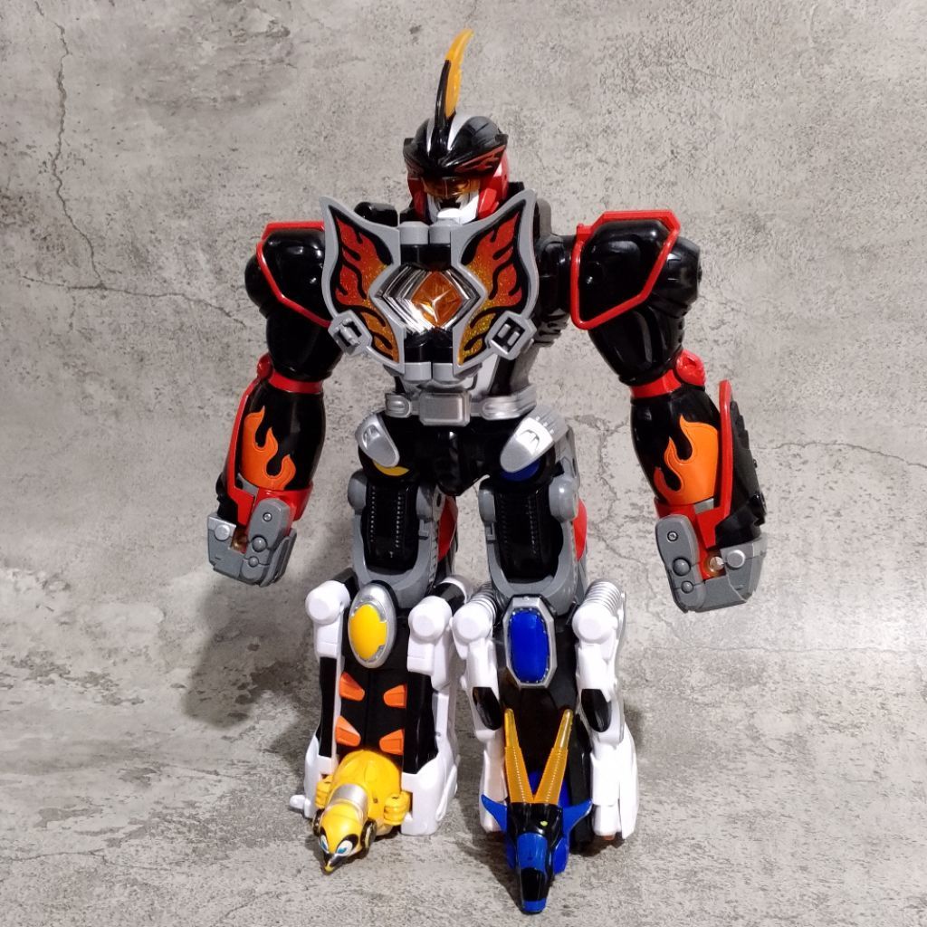 Set Bandai Geki Ranger Megazord Jungle Fury Robot Figure