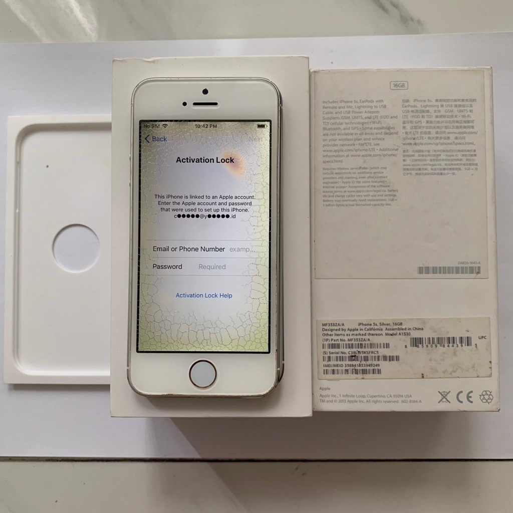 iPhone 5s Silver 16GB icloud