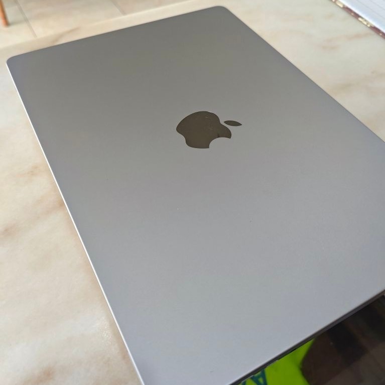 MacBook Pro 14" M1 Pro 16GB/512GB, Kondisi Bagus