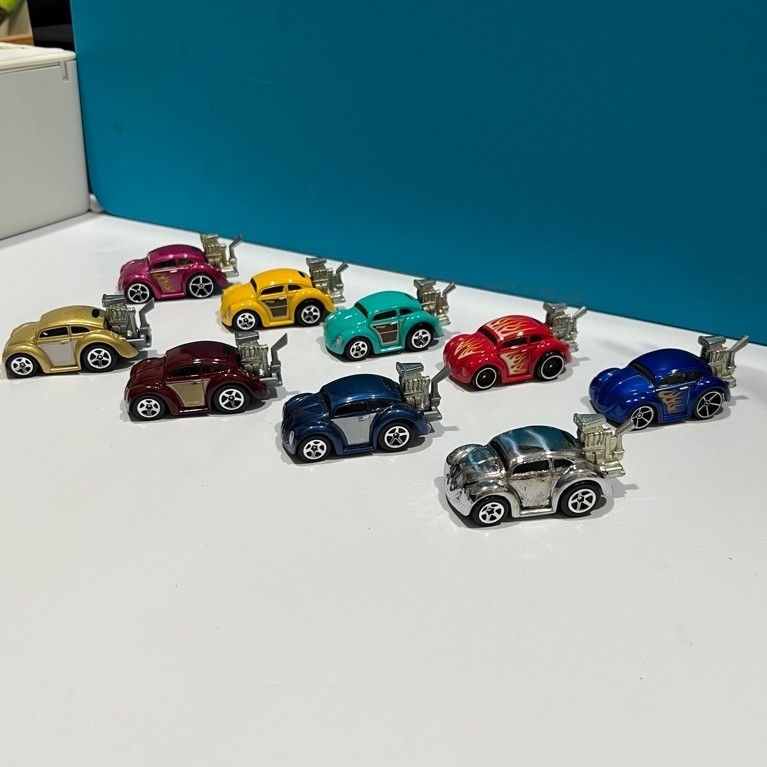 Hot Wheels Volkswagen Beetle Tooned Zamac Edition Silver Chrome and FRIENDS [9 pcs] Loose