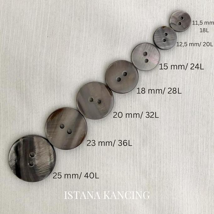 Caysew- Kancing Kerang Hitam Mussel Shell Button | Minimal Project