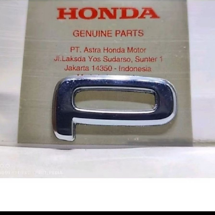 emblem logo Honda Scoopy huruf (P) warna silver Crom Scoopy 2020-2024