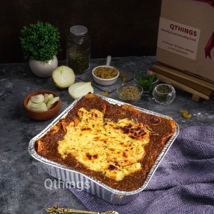QTHINGS BEKASI Beef Lasagna 20x20cm Melted Cheese Family Size