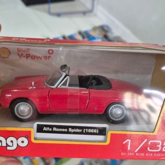 Diecast Burago Alpha Romeo Spider 1:32