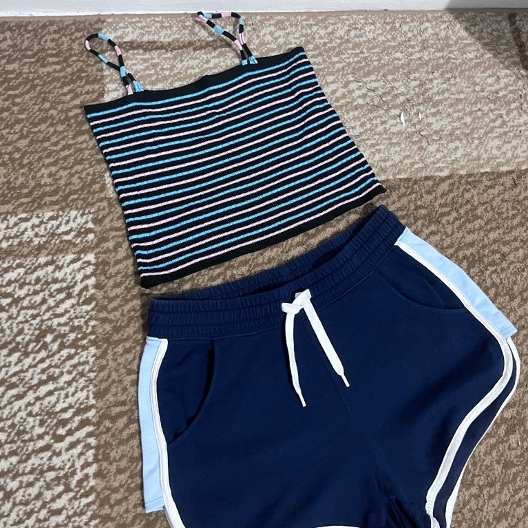 SET HOTPANTS H&M + tanktop stripe stretch