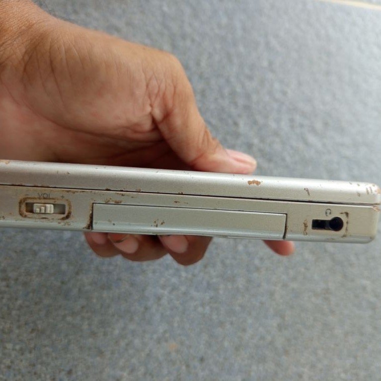 Nintendo DS Lite rusak/gambling