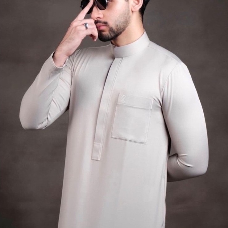 Zaafer Jubah Emre