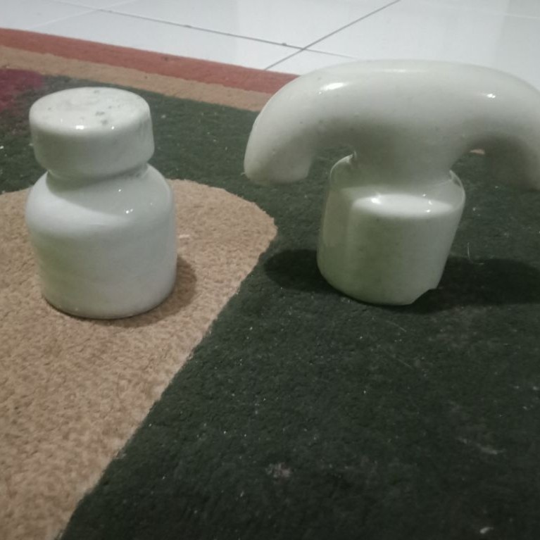 isolator porselen listrik (jadul)