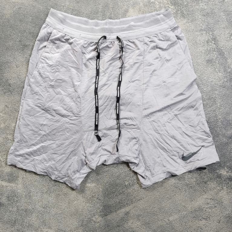 Celana Nike Running Division
