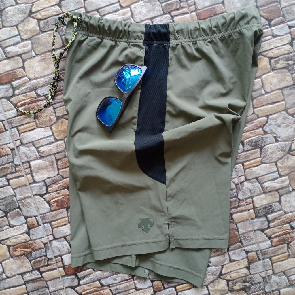 Celana lari Descente original preloved size L