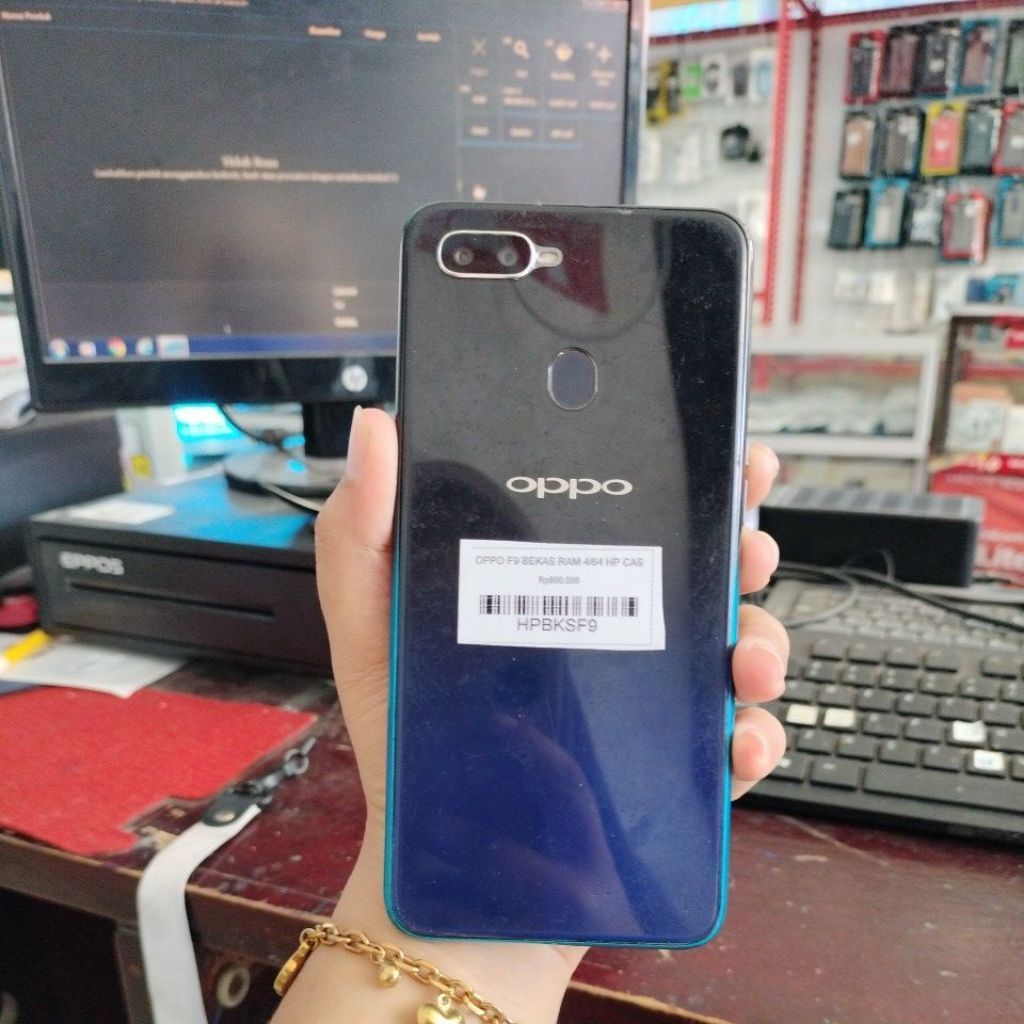 Oppo F9 RAM 4GB ROM 64GB Bekas + Cas (Charger)