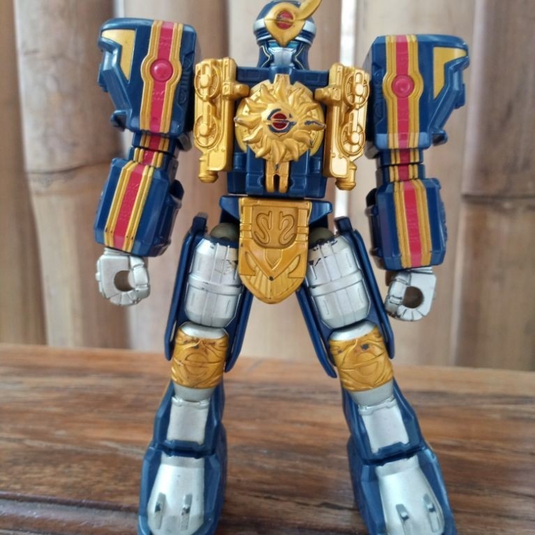 Power Rangers Mystic Force Solar Streak Megazord action figure (Mahou Sentai Magiranger Travelion) B
