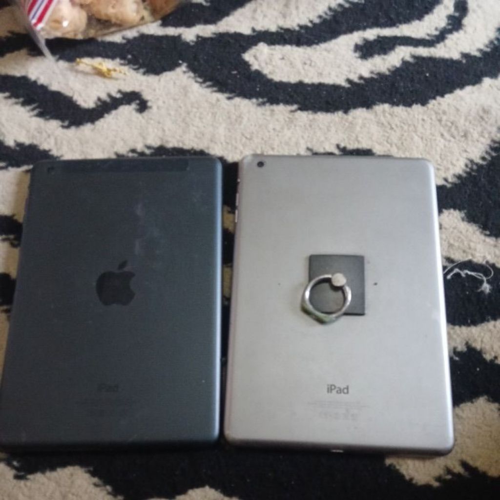 iPad Apple mini 1  minus
