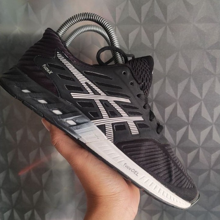sepatu Asics SZ 37,5 second bekas preloved