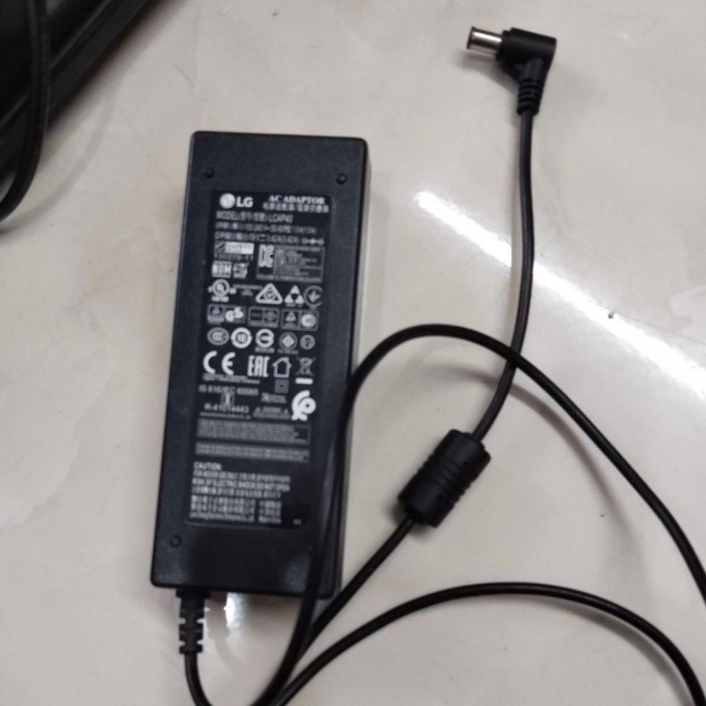 ADAPTOR LG 19V 3,42A