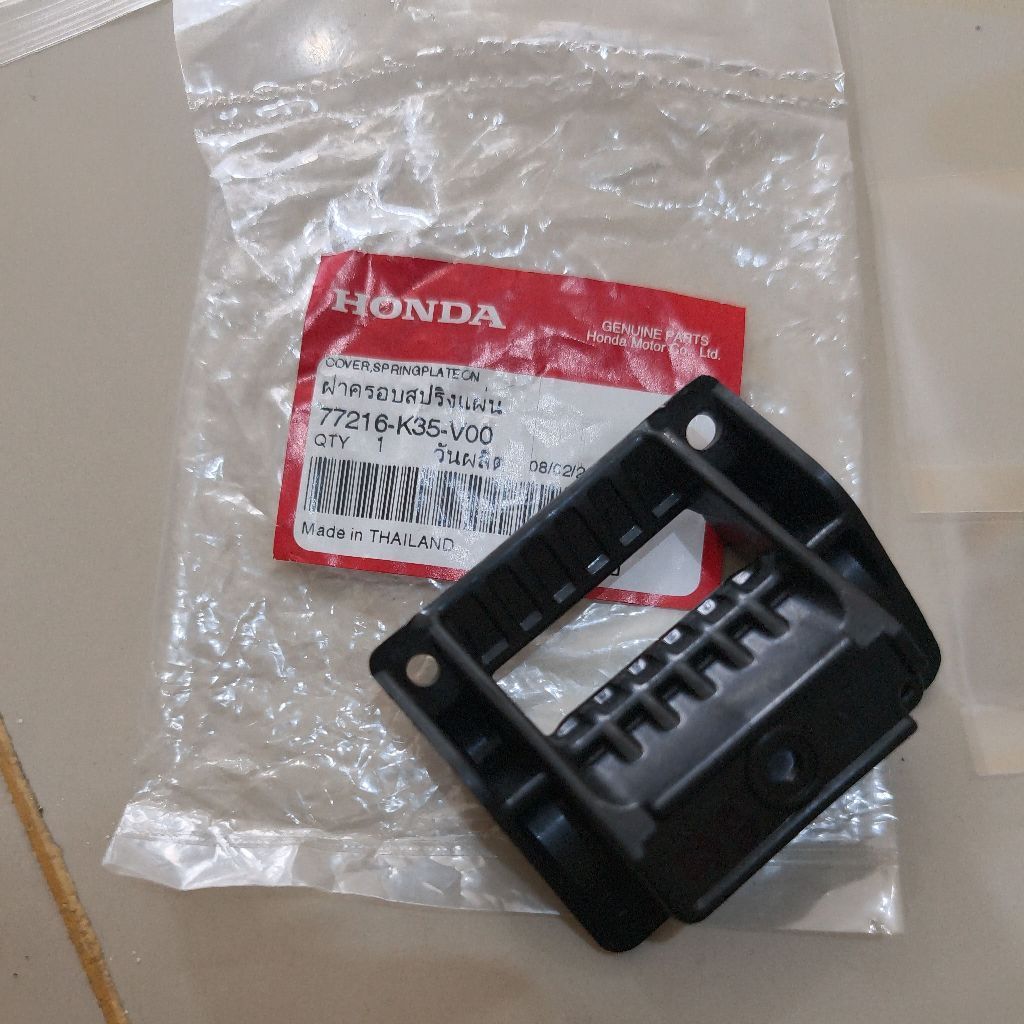 cover spring plate PCX cbu 77216-k35-v00 cover spring jok PCX cbu