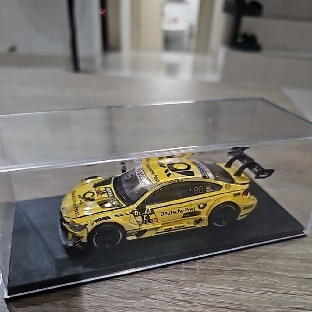 Diecast BMW M4 DTM Deutsche Post 1:41
