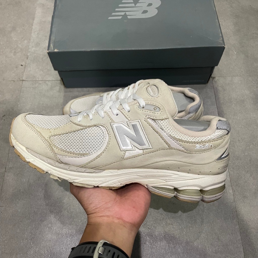 Nb 2002R White Ivory #M1364