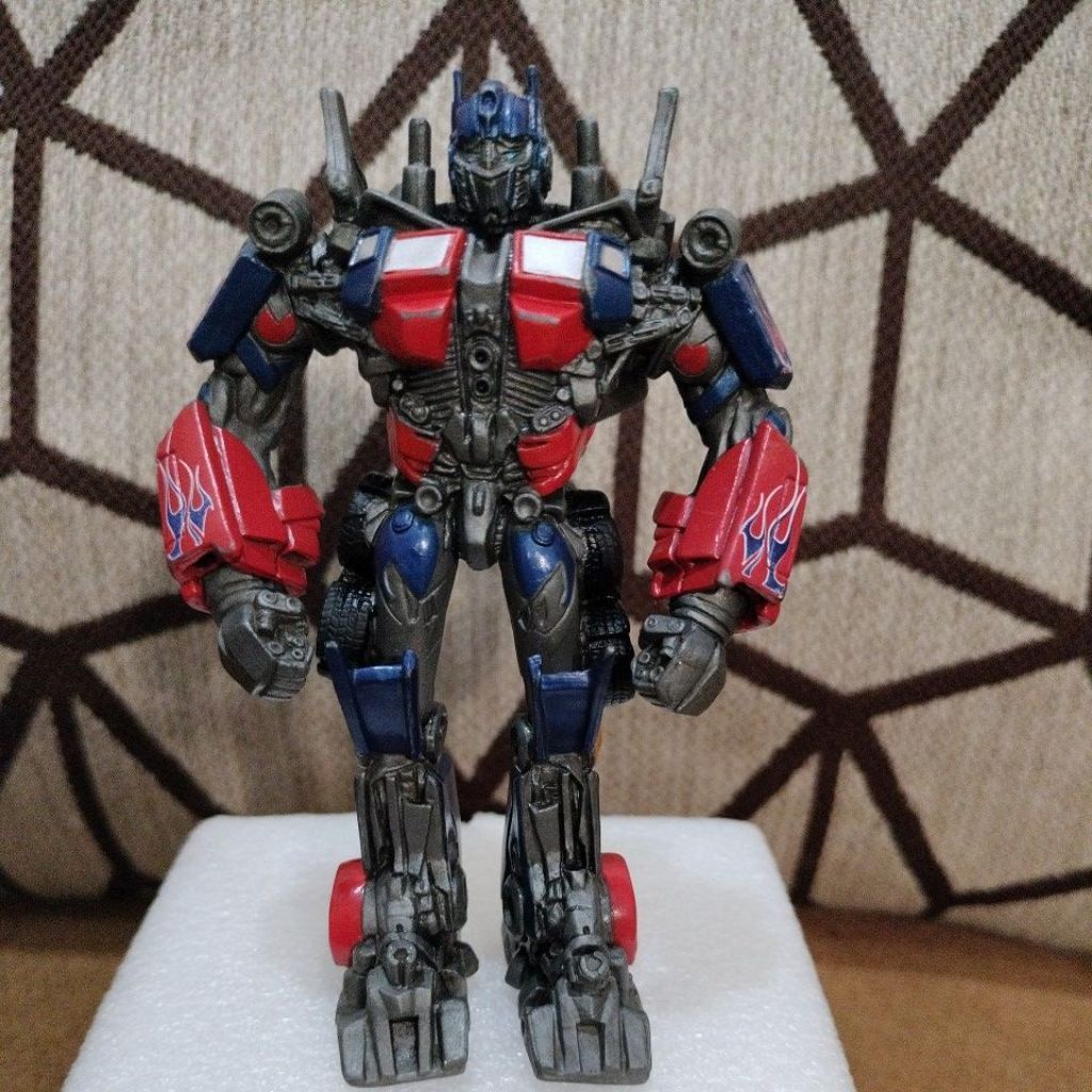 Action Figures Optimus Prime, Brand, No COD, Preloved Atau Second