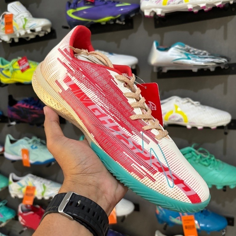 SPECS GARUDA ATTACK FG