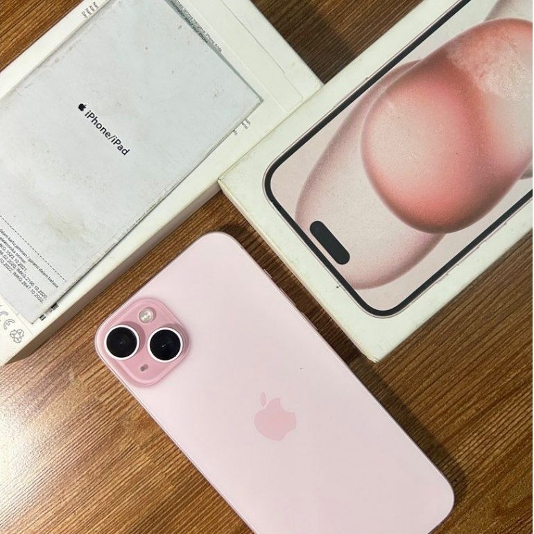 SECOND Iphone 15 Plus 256gb pink