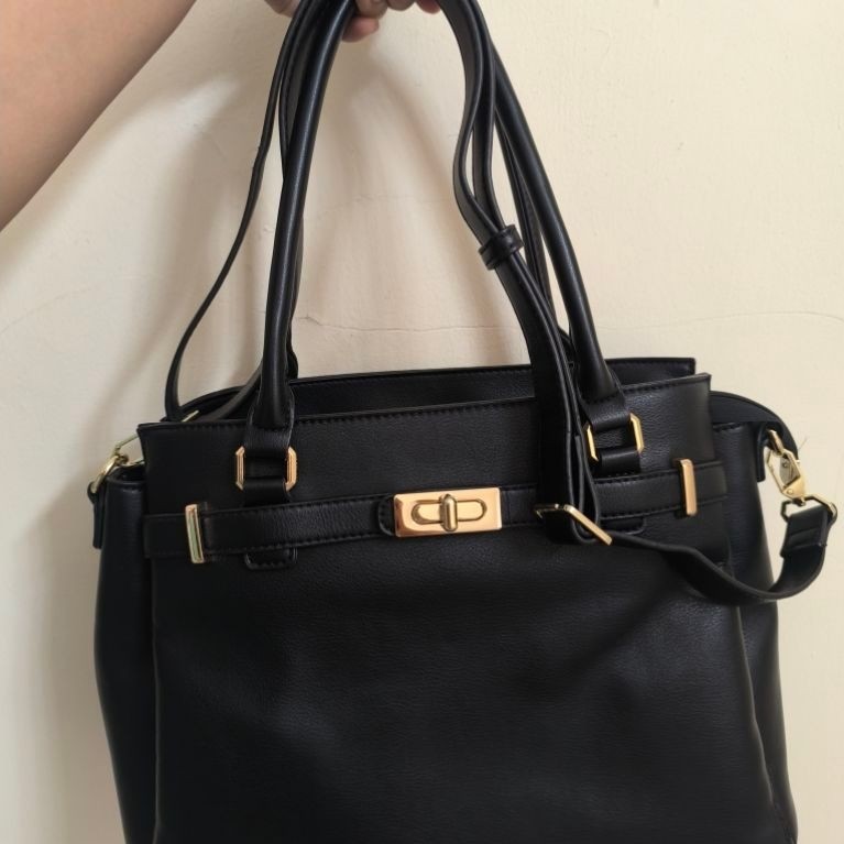 PRELOVED TAS ELIZABETH