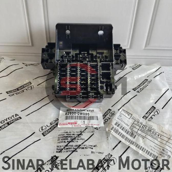 BOX SKRING KOTAK SEKRING BOX SIKRING ASLI TOYOTA DYNA 110 125 130 12V HINO DUTRO 110 125 130 12V 826